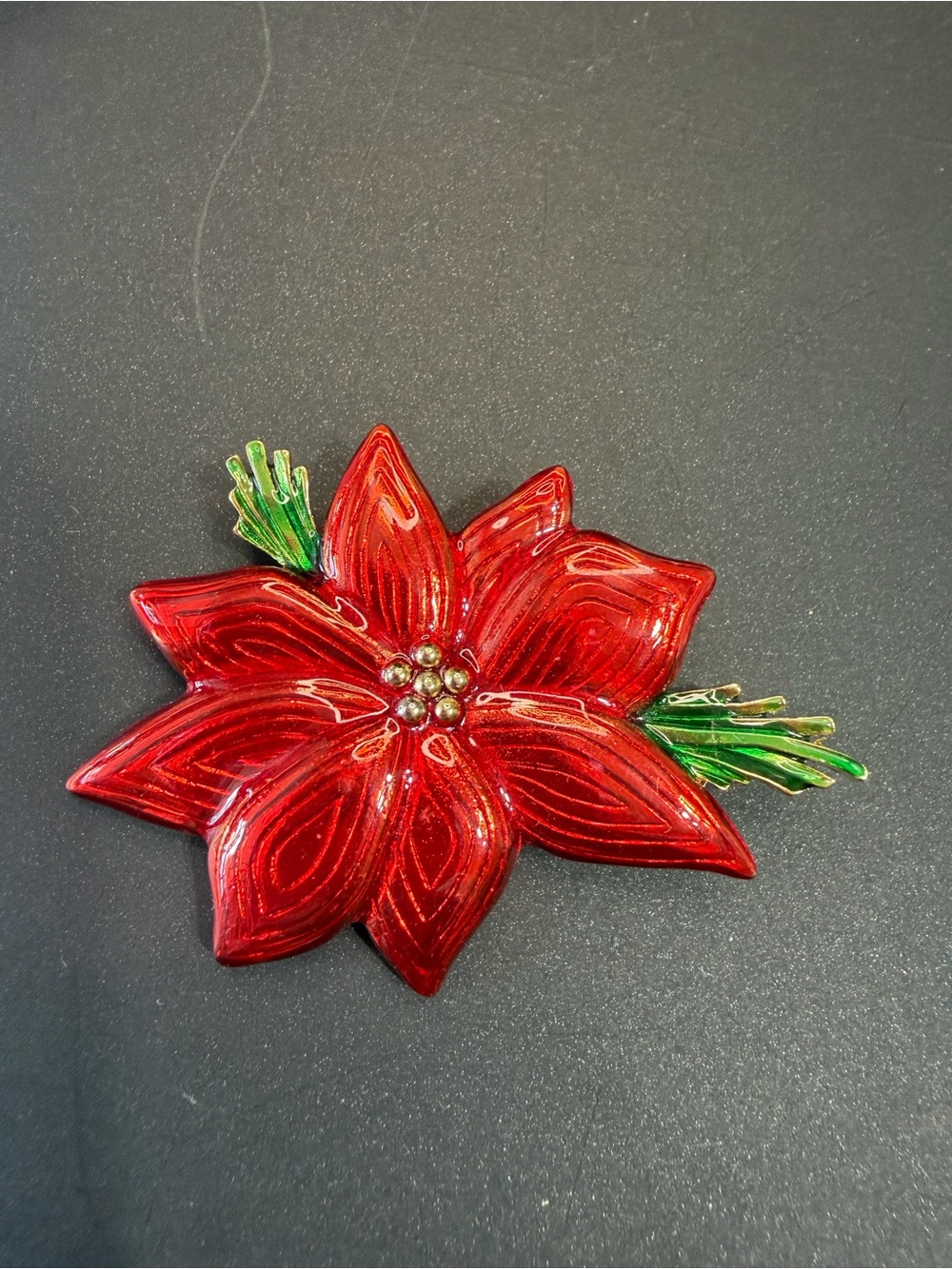 Danecraft vintage gold-tone brooch